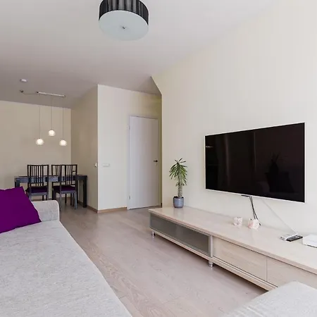 Spacious With Sauna In City Center דירה טאלין